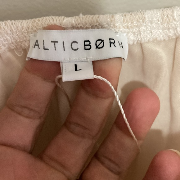 NWOT Guinevere Baltic Born Cream Lace Off-Shoulder Dress, Size Large - Picture 10 of 12